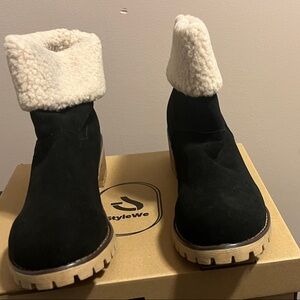 STYLEWE Black Ankle Boots with Cream Cuff